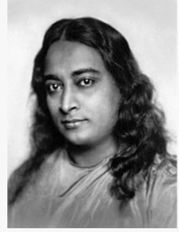 आज आध्यात्मिक जगत के एक ऐसे दिव्य व्यक्तित्व से आप मिलेंगे ,जिन्होंने पश्चिमी देशों को समृध्द भारतीय संस्कृति ,गौरवशाली परंपरा ,योग एवं साधना के क्षेत्र में विश्वगुरु भारत के अविस्मरणीय योगदान से परिचित कराया .'हमारी विभूतियाँ 'स्तम्भ में आप जानेंगे कायस्थ गौरव परमहंस योगानंद जी को.